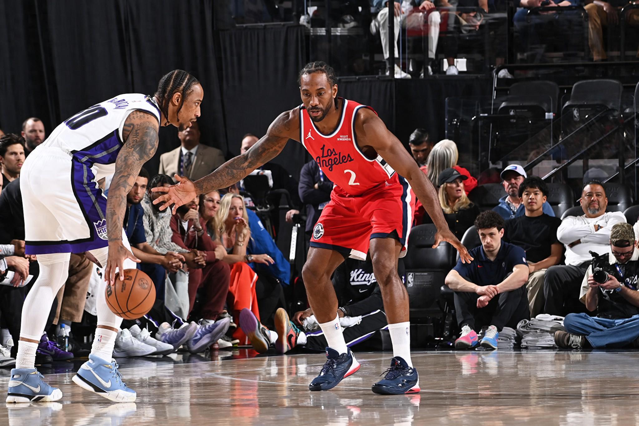 世界杯小组分组-大爆冷！威少轰12+12+10手撕老东家 小卡31+6纪录夜被撞出血+伤退